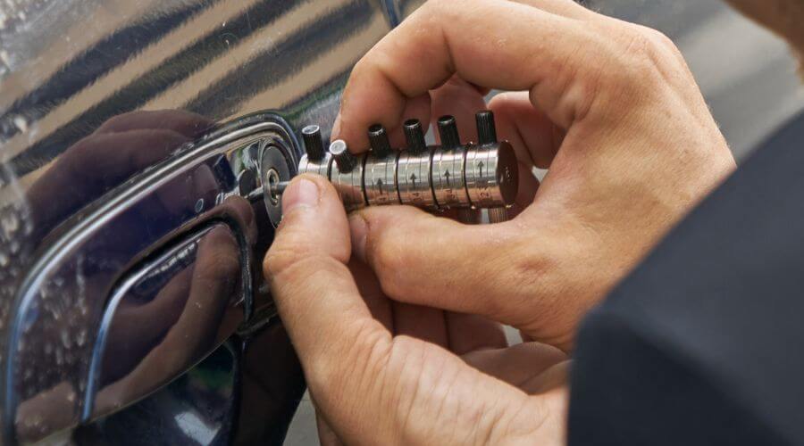 Expert new roof installation services in Livingston, IL